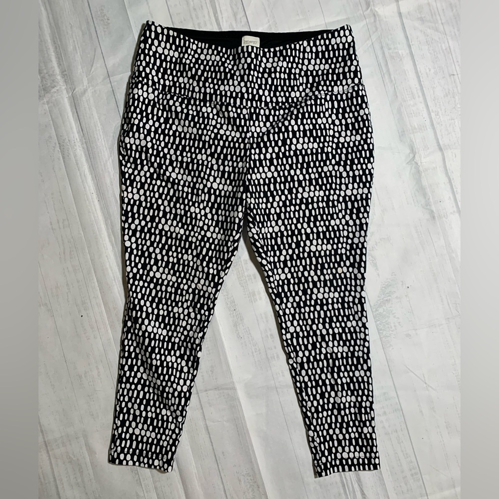 Zenergy by Chicos black and white leggings. Size 2P (12).